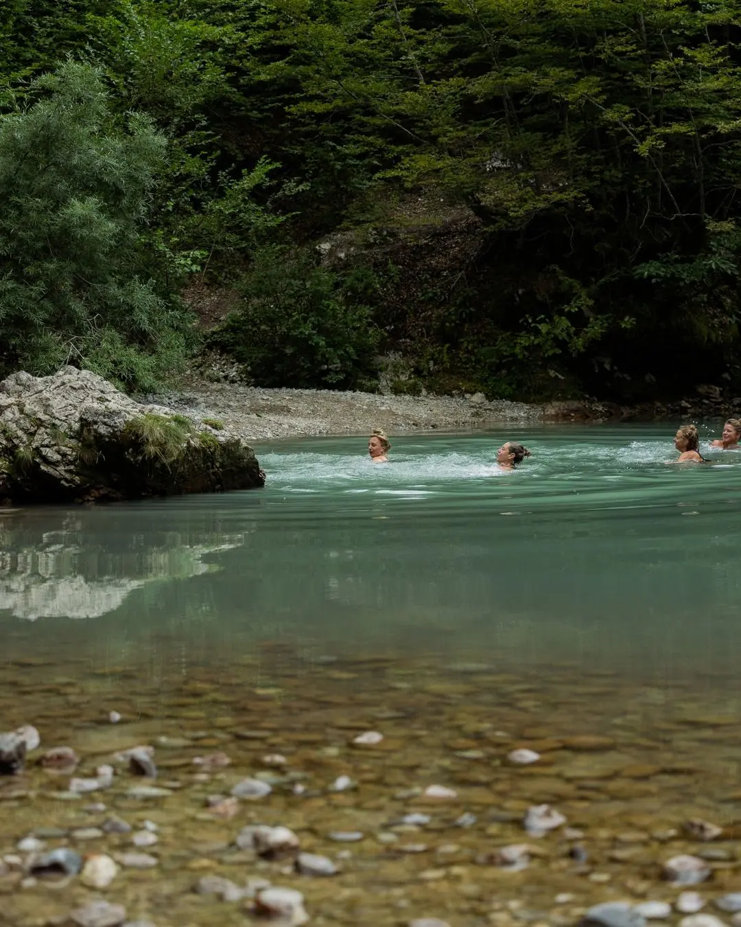 Trek dans les Balkans - Yeux bleus